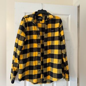 Hollister Men’s Black and Yellow Flannel Size M